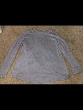 Women's Long-Sleeve V-Neck Casual Top - Light Gray
